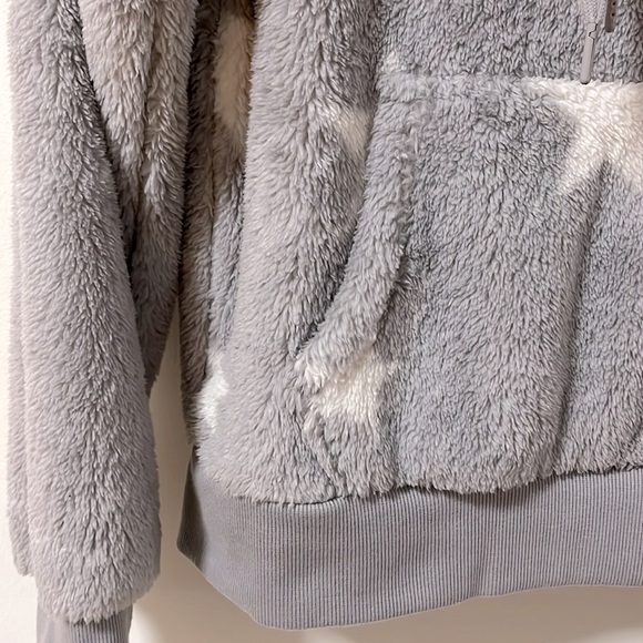 NWT PJ SALVAGE Let's Get Cozy Hoodie Star Print Light Grey - Size XS - Picture 5 of 10